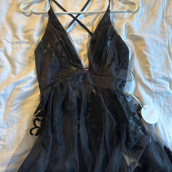 Long black dress - Picture 2 of 2